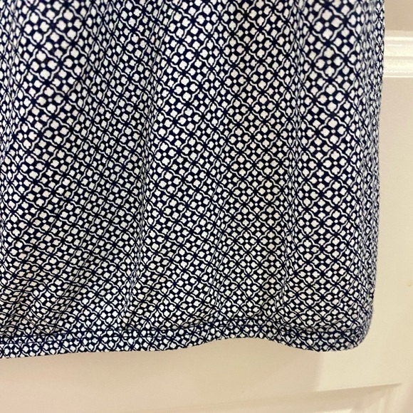 LOFT sleeveless top with henley front with tie neck. Navy & white Size Small - Picture 5 of 5